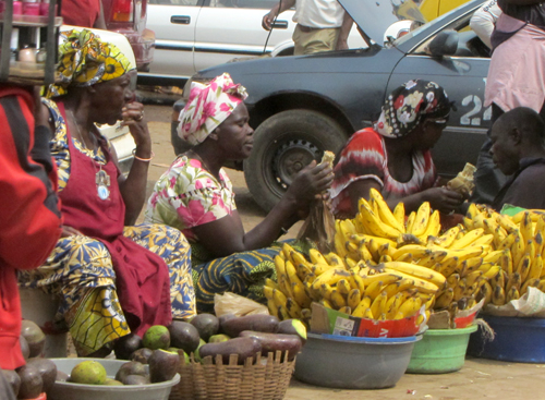 Women fruitsellers in Bukavu